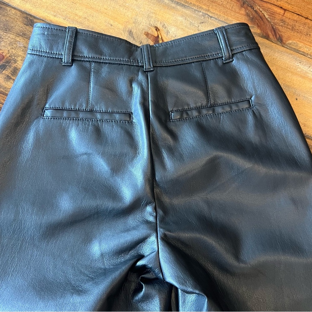 NEW - Aritzia Babaton Vegan Leather Command Cropped Pant - Picture 5 of 10